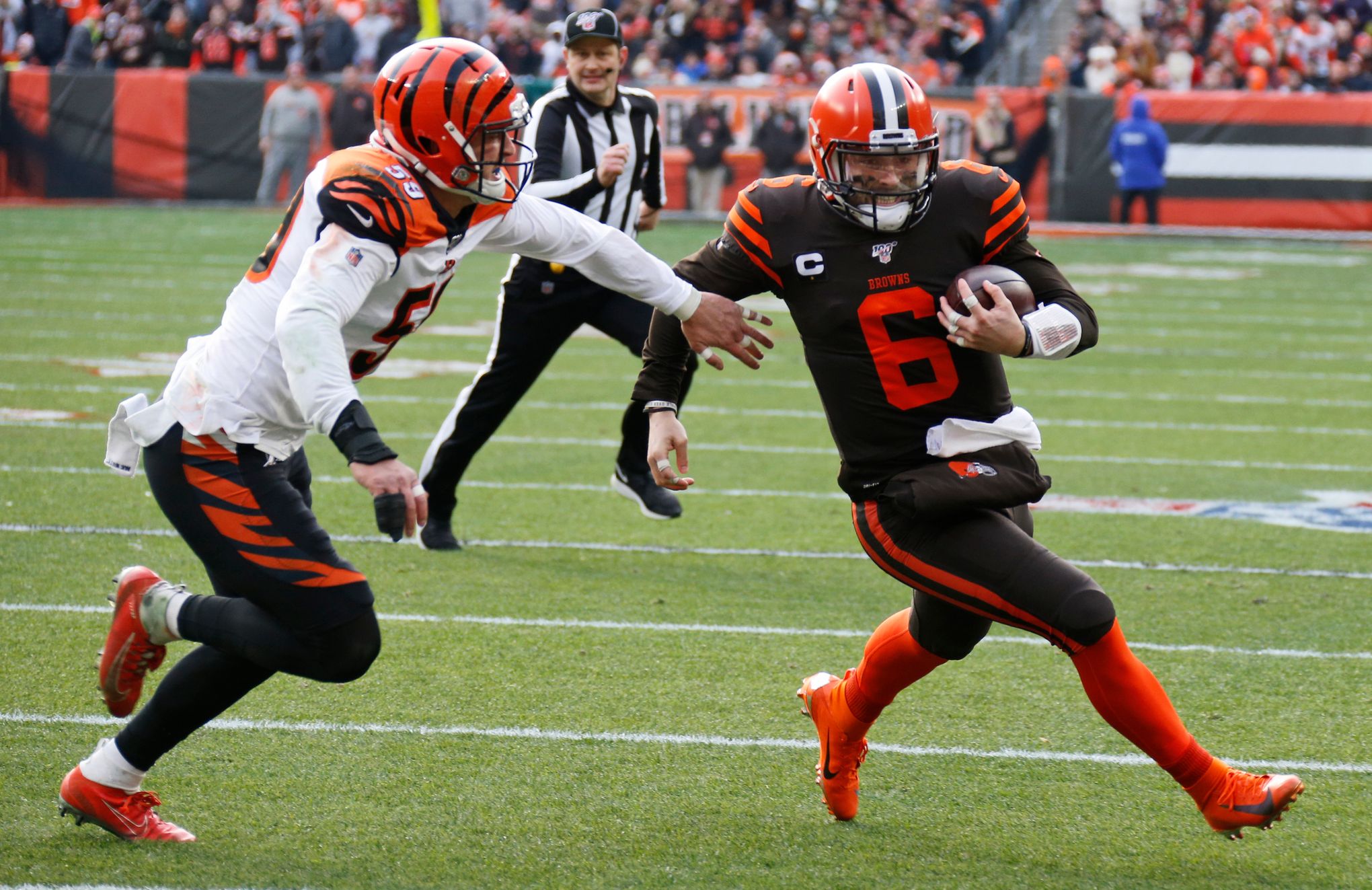 Browns win to stay in playoff hunt, can't avoid OBJ drama