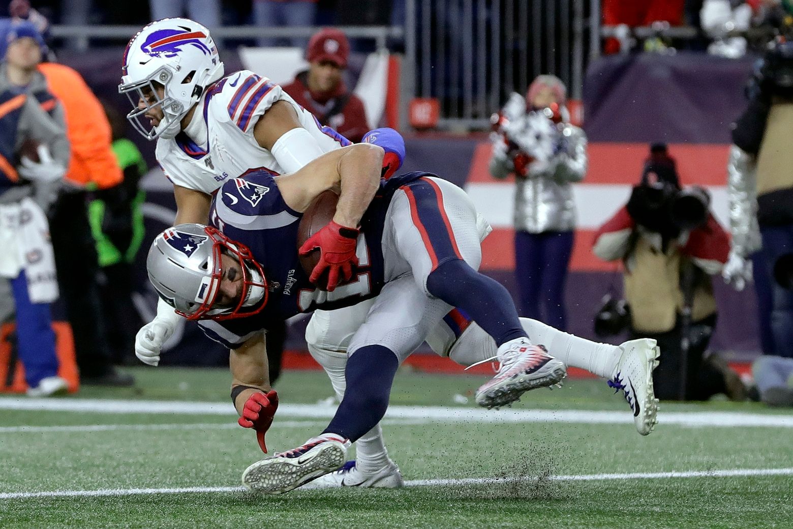 New England Patriots outlast Buffalo Bills, 24-17, in a classic to clinch  AFC East title 