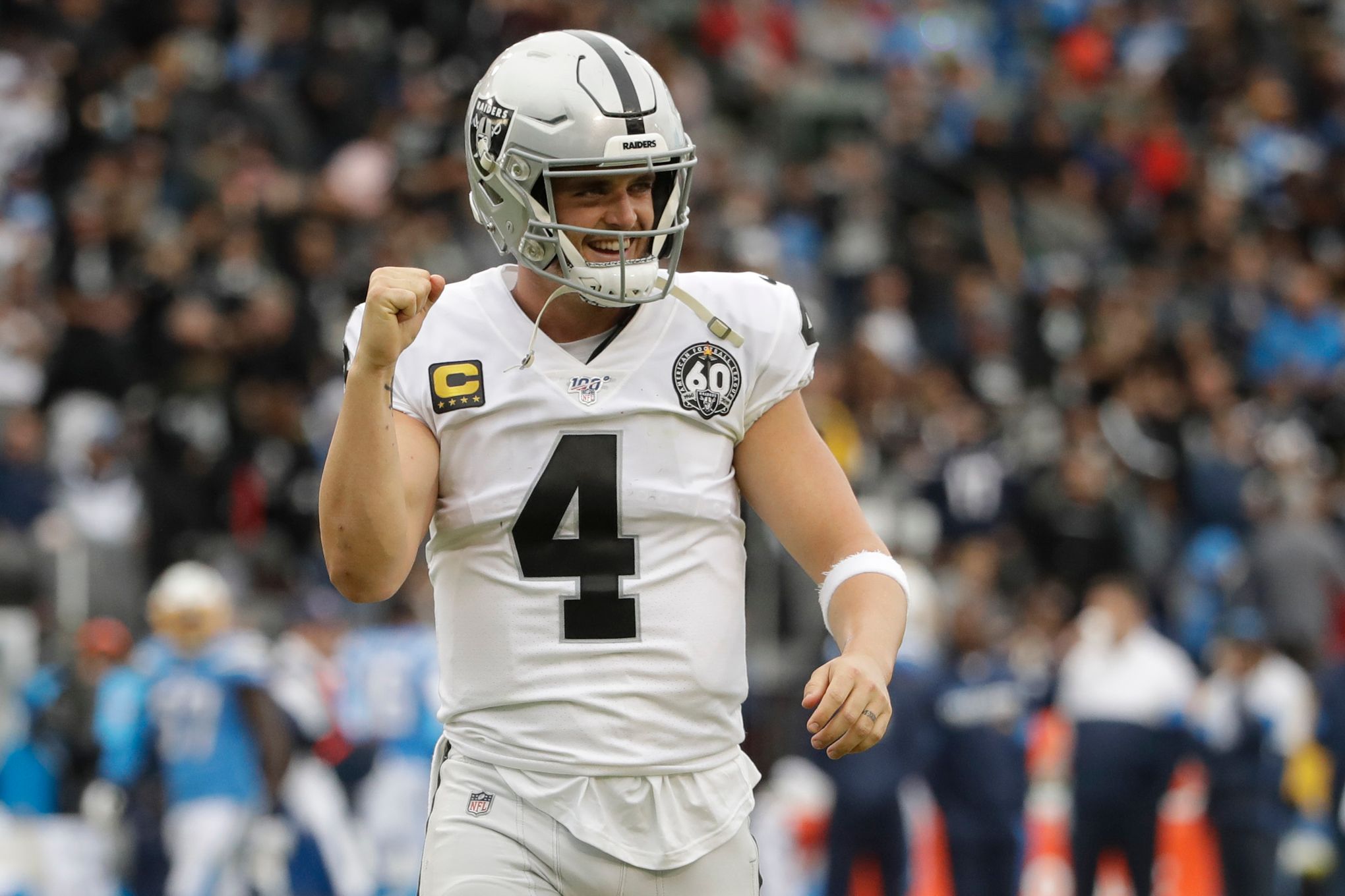 Examining Raiders QB Derek Carr's Struggles in the Cold