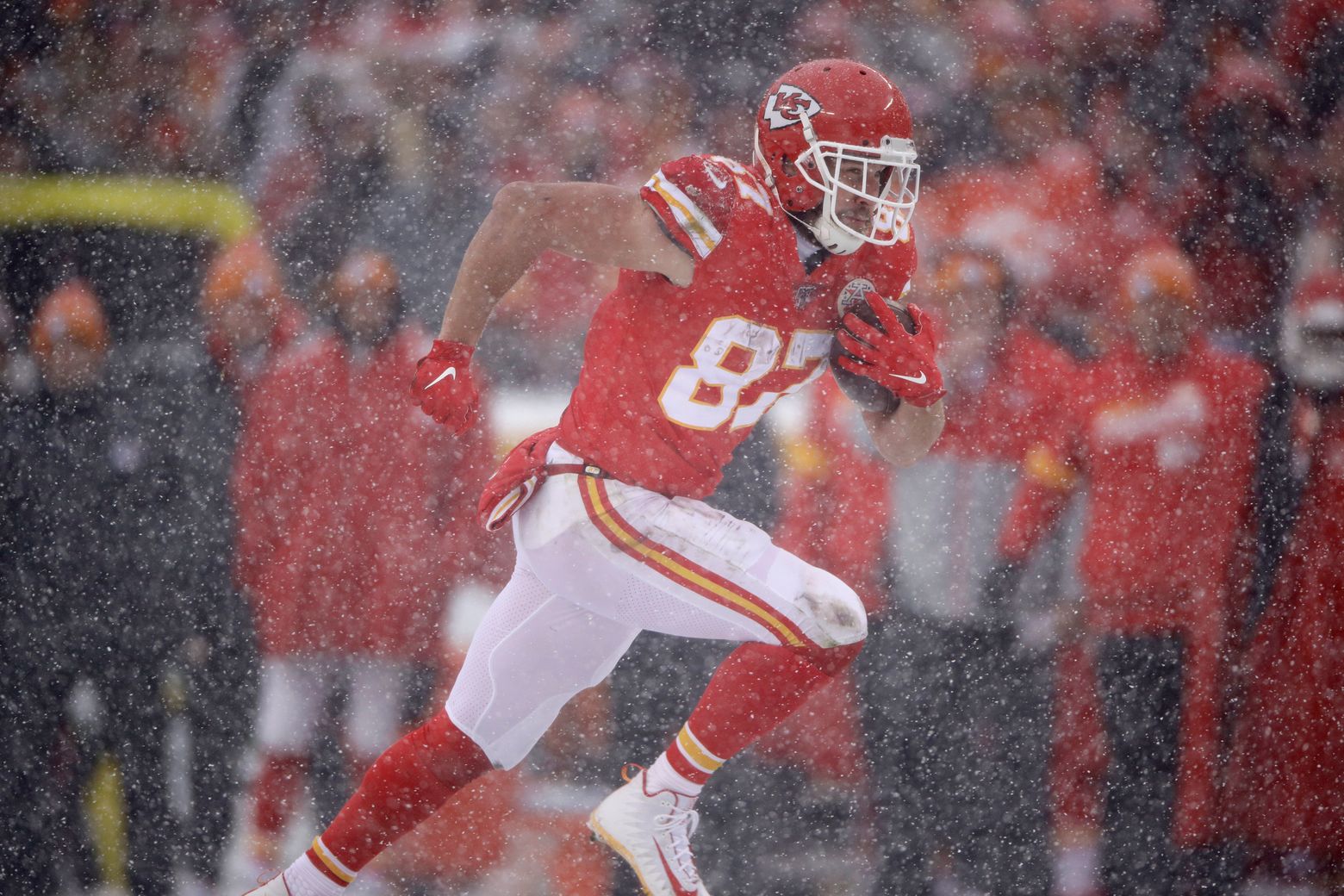 Chiefs-Chargers: Travis Kelce sets new record for tight ends