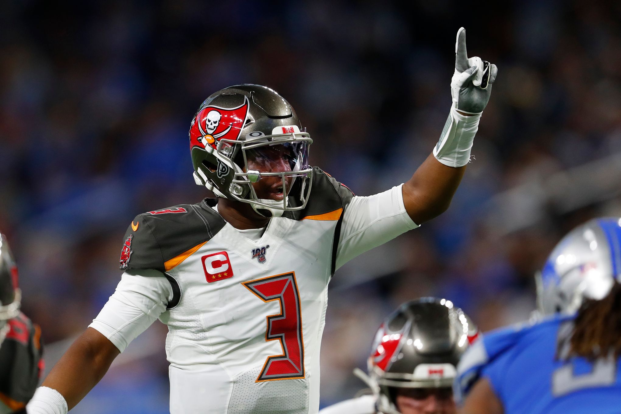 Tampa Bay's Jameis Winston throws 4 TDs, beating Lions 38-17