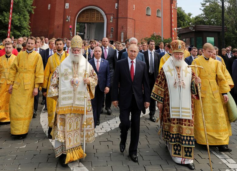 urn-publicid-ap-org-fb0dbd4225e4ced2d35706fa5cecd5faRussia_Orthodox_Church_Africa_68210.jpg