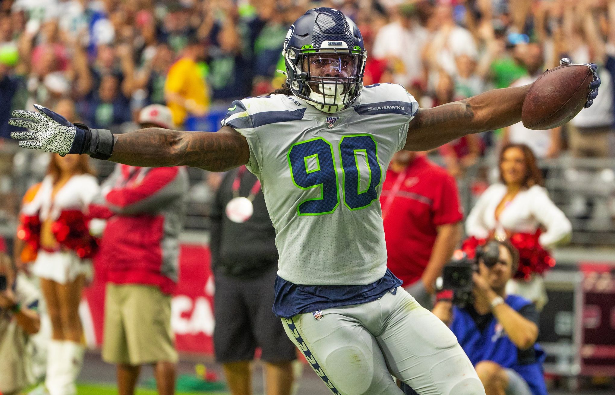 Analysis: Bobby Wagner hit 'a home run' negotiating his own contract with  the Seahawks