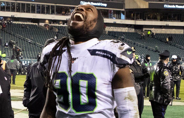 Seahawks-Eagles: Official explains Jadeveon Clowney hit on Carson Wentz -  Field Gulls