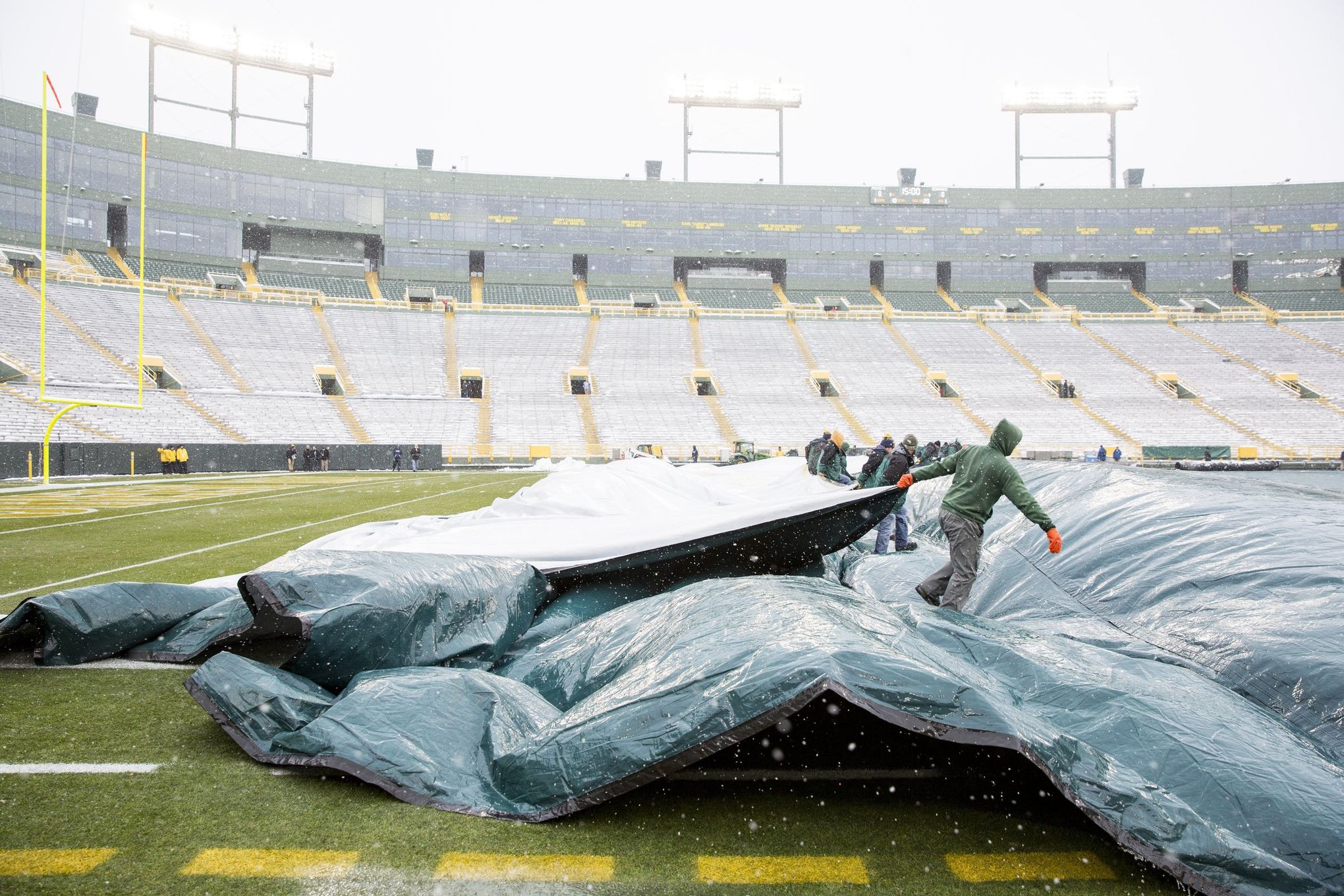 Some snow for Monday Night Football at Lambeau Field