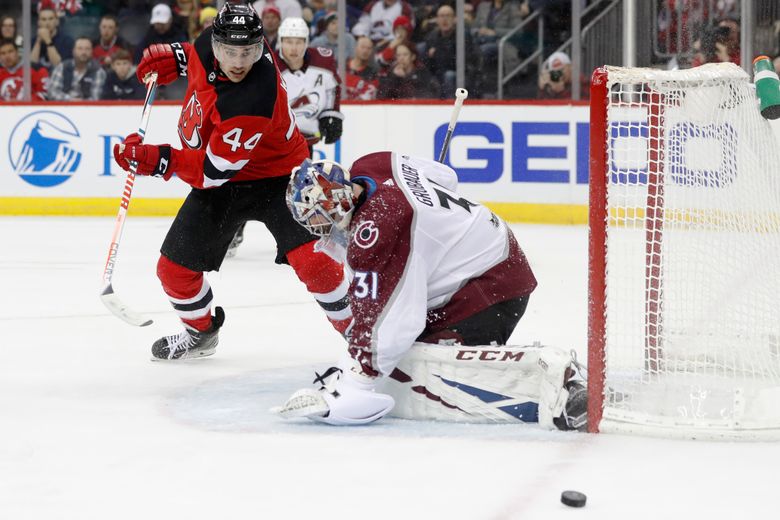 Rantanen's hat trick gives Avalanche win at New Jersey to begin second half
