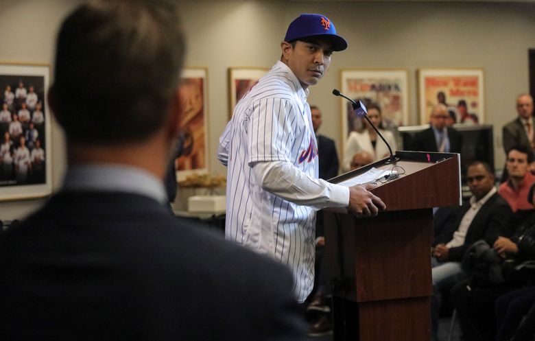 NY Mets introduce Luis Rojas as new manager