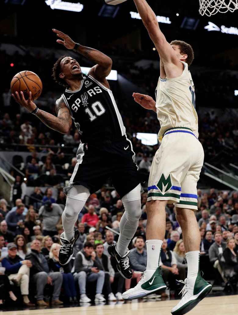 Spurs hit 19 3-pointers to stop NBA-best Bucks, 126-104