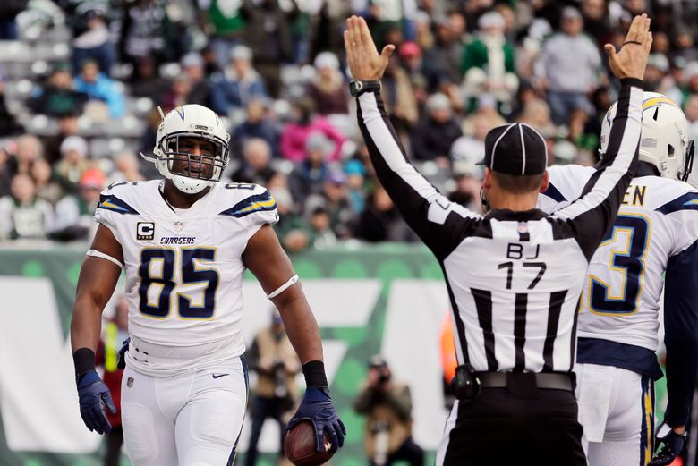 San Diego Chargers tight end Antonio Gates (85) catches a 9-yard