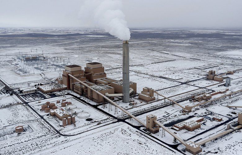 Intermountain Power Plant outside Delta, Utah, has been a major source of electricity for the Los Angeles Department of Water and Power since the 1980s. The coal-burning facility is scheduled to close in 2025. (Luis Sinco/Los Angeles Times/TNS)  1563695