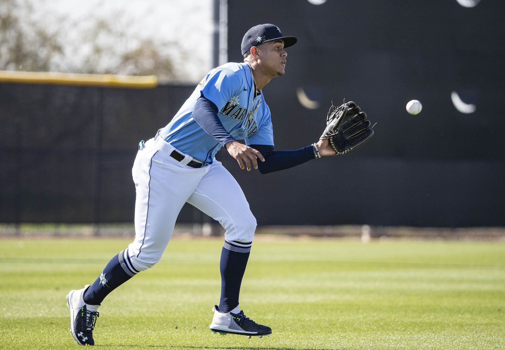 Seattle Mariners' Julio Rodriguez suffers left wrist fracture