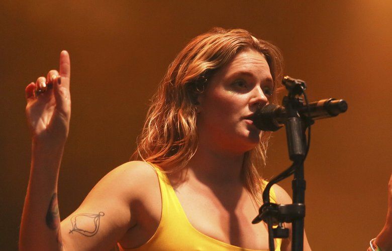 Тов ло слушать. Tove lo певица 2022. How long Tove lo певица. Tove lo how long клип. Tove lo босиком.