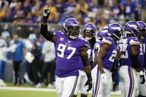 Minnesota Vikings defensive end Everson Griffen (97) before an NFL football  game against the Seattle Seahawks in Minneapolis, Sunday, Sept. 26, 2021.  (AP Photo/Bruce Kluckhohn Stock Photo - Alamy