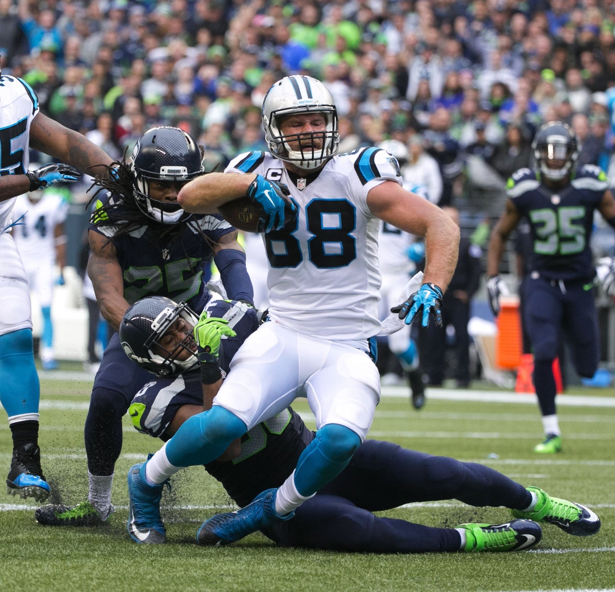 Seattle Seahawks TE Greg Olsen signs as NFL analyst for Fox Sports