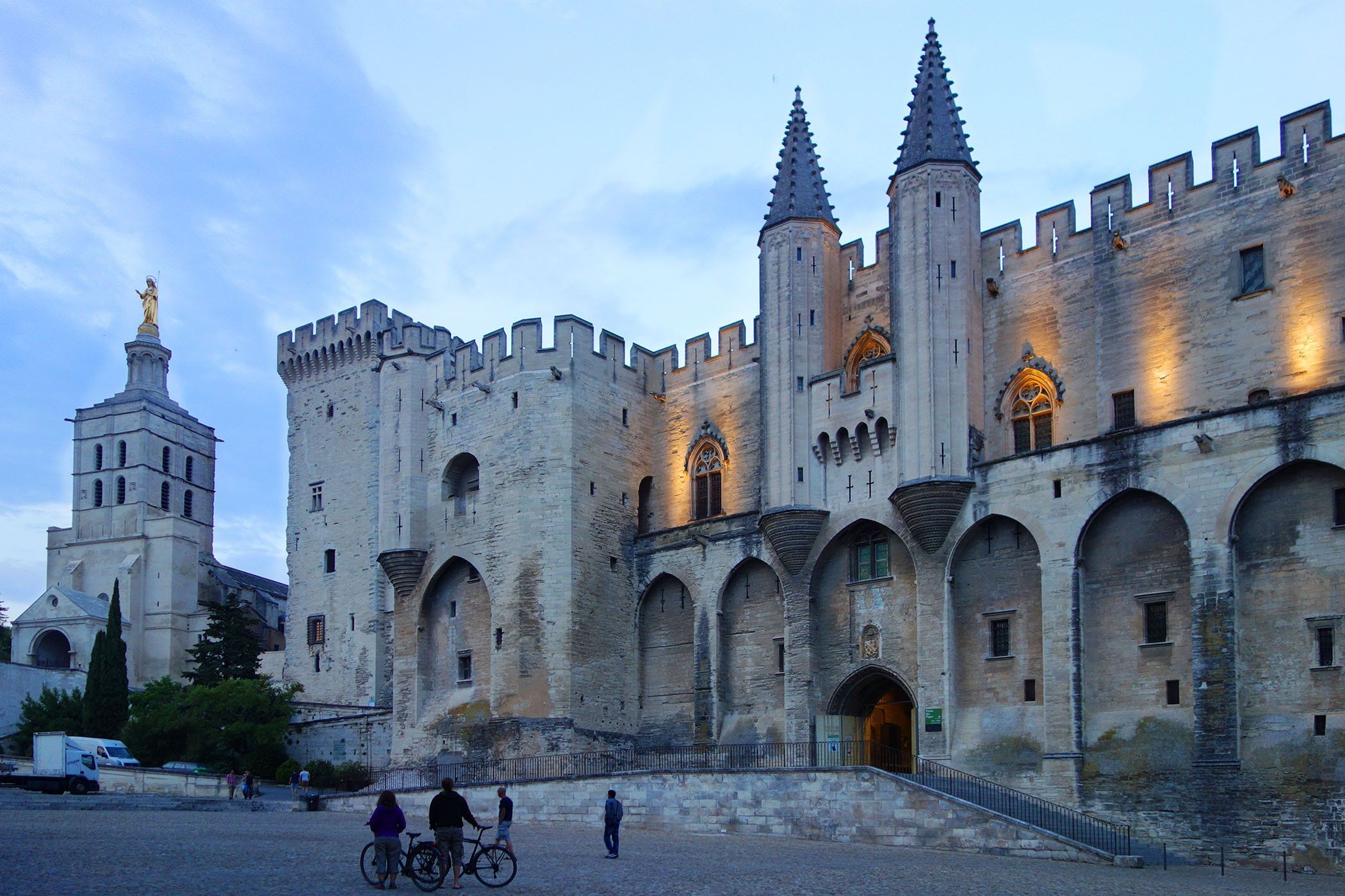 Reconnecting with Avignon — a medieval town with a youthful