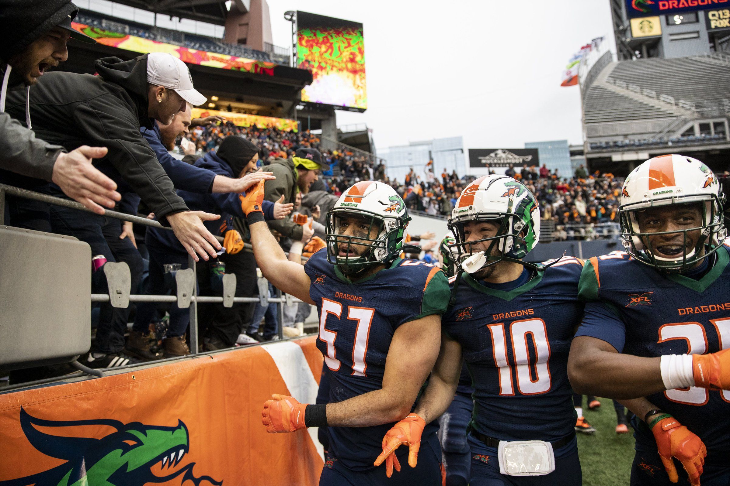 Dragons' Marcell Frazier experiences lineman's dream with pick-six