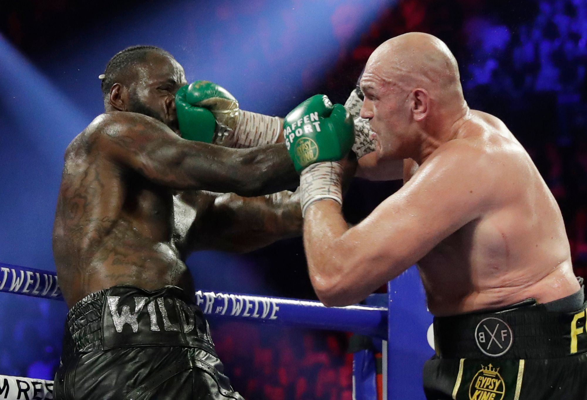 Tyson Fury TKOs Deontay Wilder, dominates rematch to win WBC heavyweight  title | CBC Sports