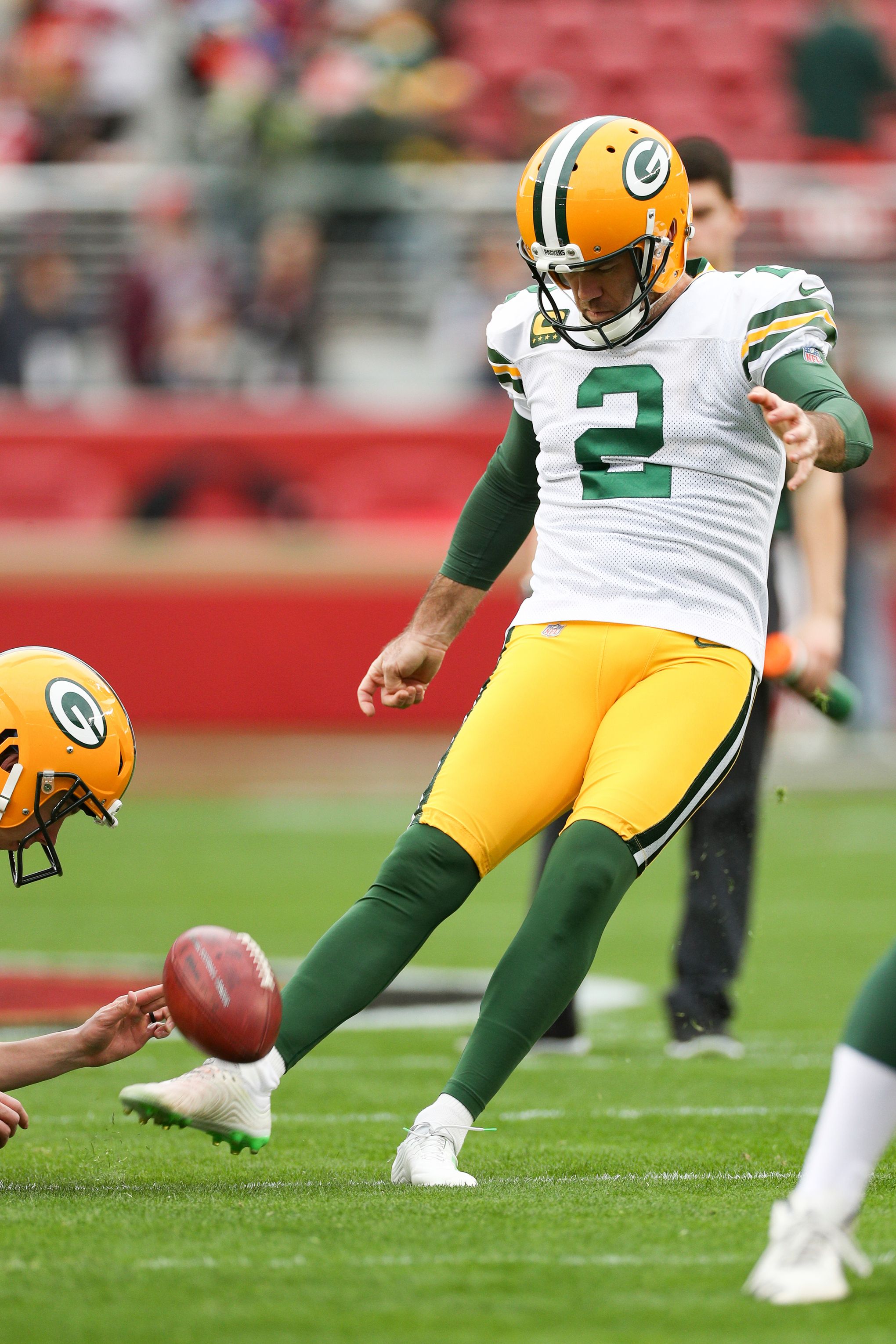 Packers re-sign longtime kicker Mason Crosby for 3 years