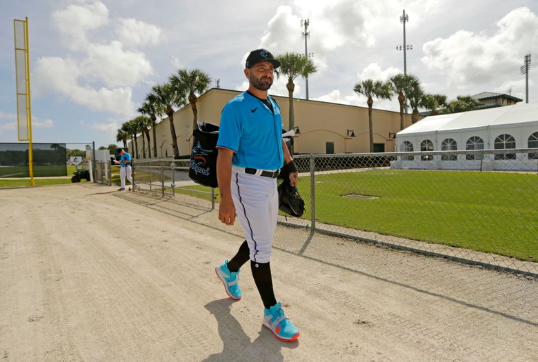 Reports: Miami Marlins sign catcher Francisco Cervelli to one-year