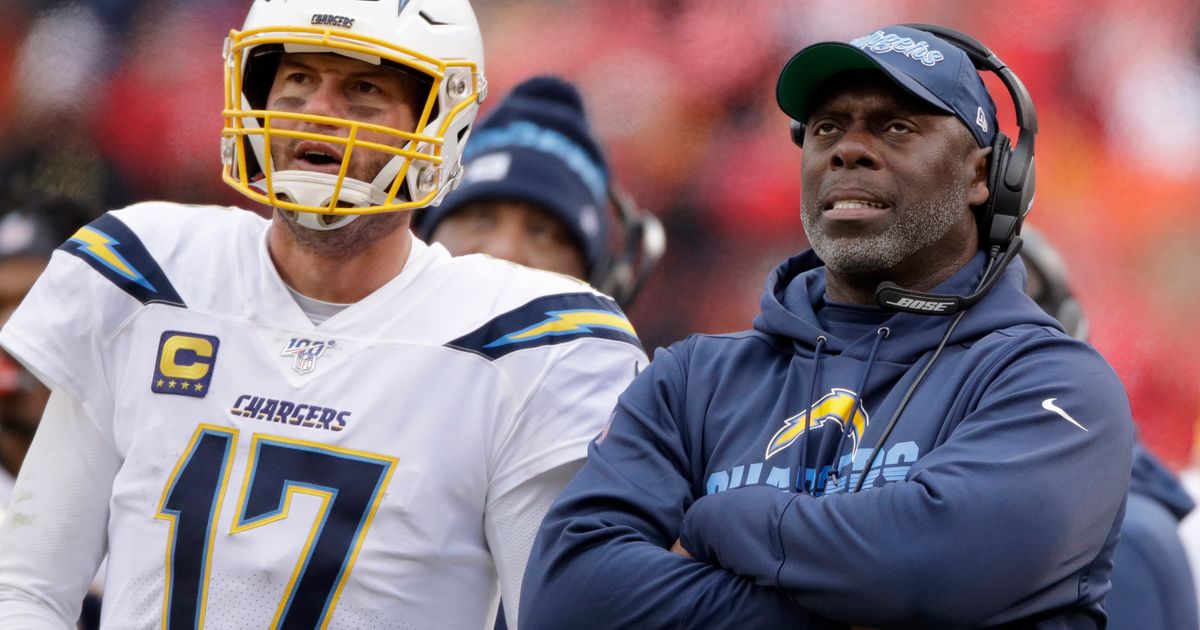 Chargers’ Lynn signs extension amid coaching staff changes The