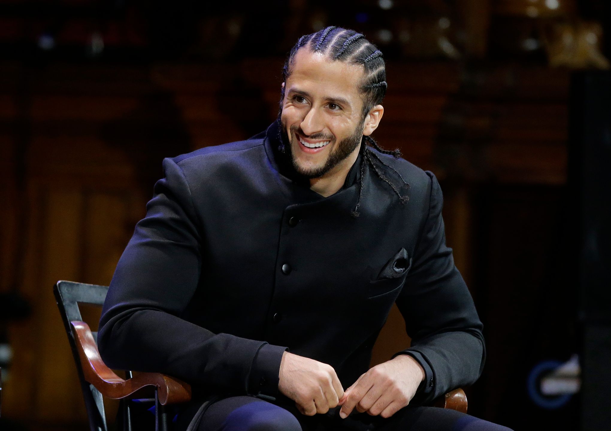 Kaepernick Publishing to Release Autobiography of NBA Star Who Protested  Anthem by Praying – The Hollywood Reporter