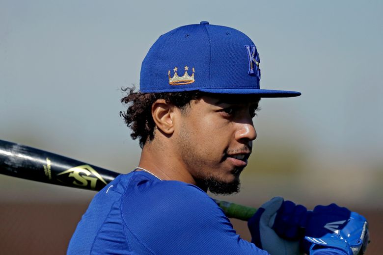 VIDEO: Kansas City Royals call up superfast son of Raul Mondesi