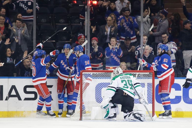 Kakko scores late to lead Rangers to 5-3 win over Islanders