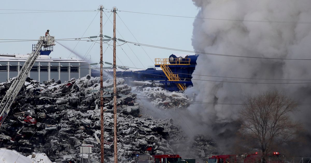 Fire at Minnesota recycling plant affecting air quality The Seattle Times