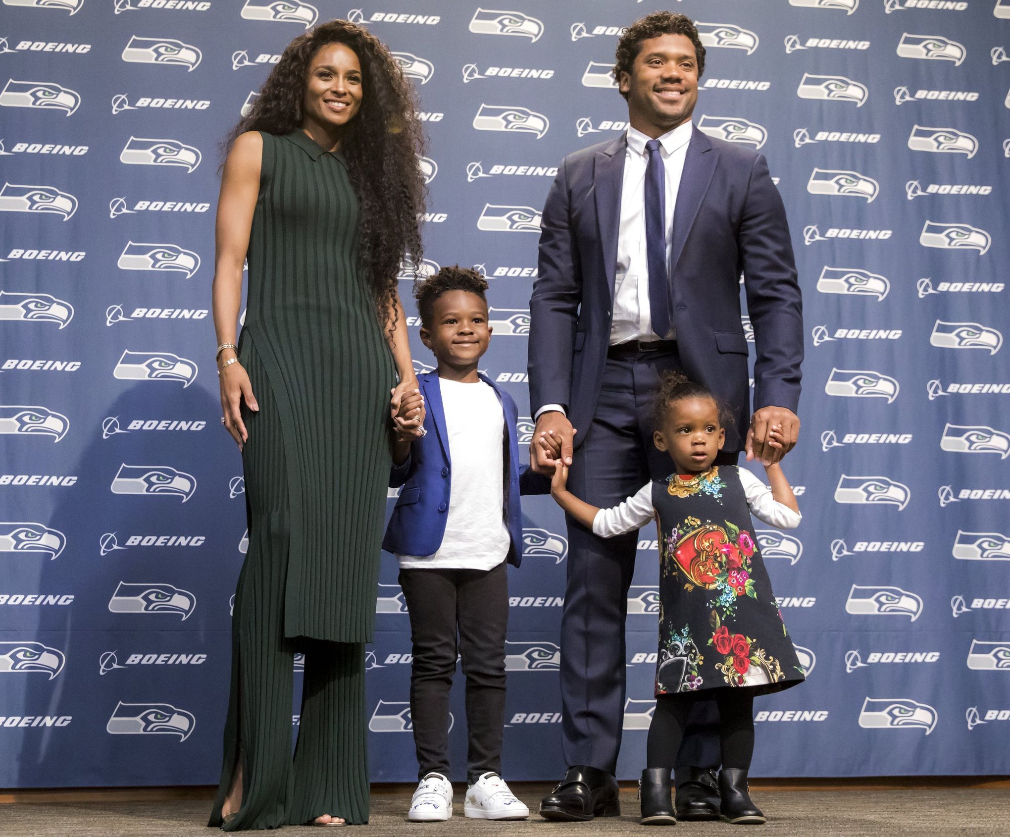 Russell Wilson spends bye week flourishing on an island with Ciara