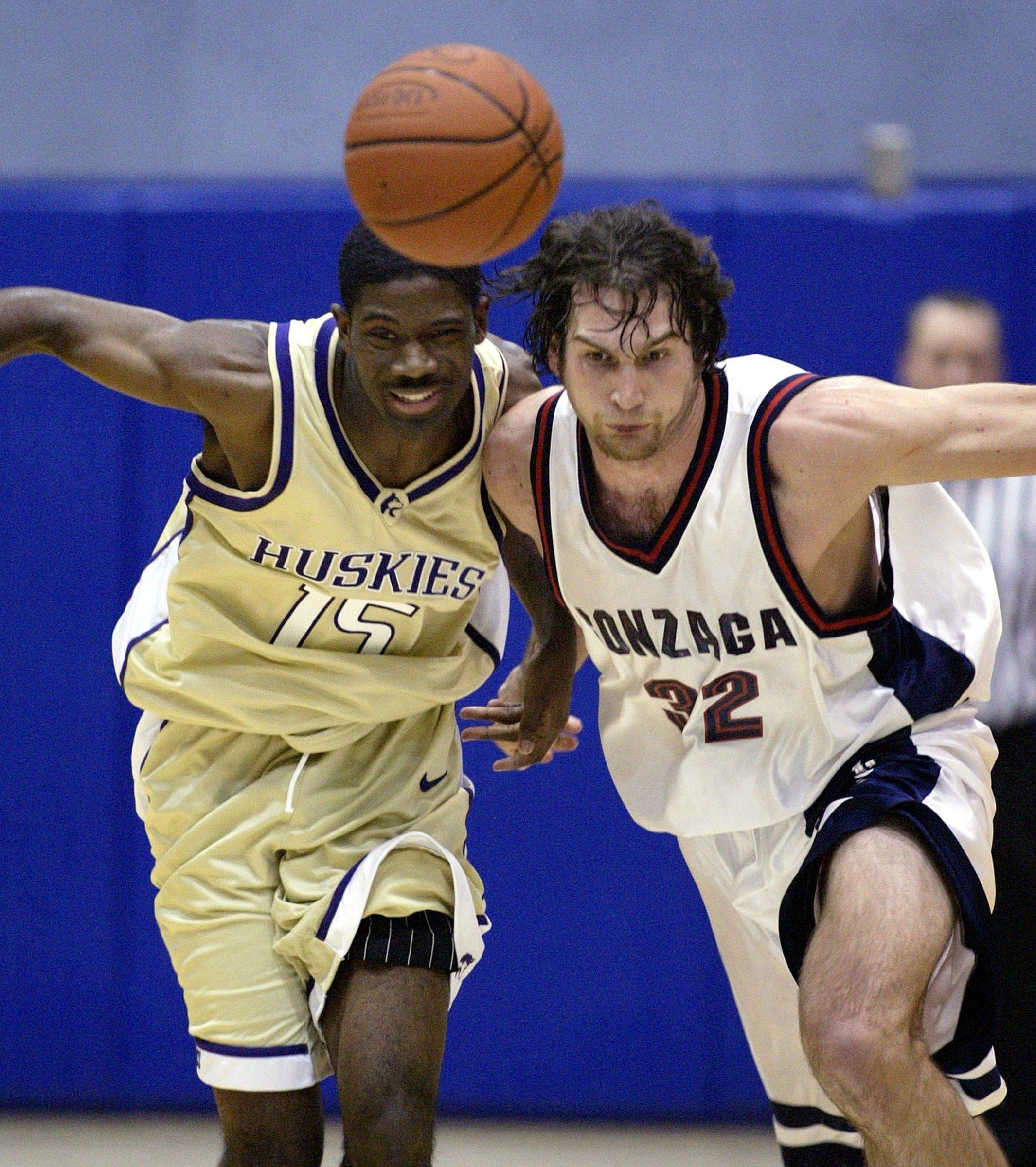 On coronavirus lockdown in Italy former UW hoops standout Bobby