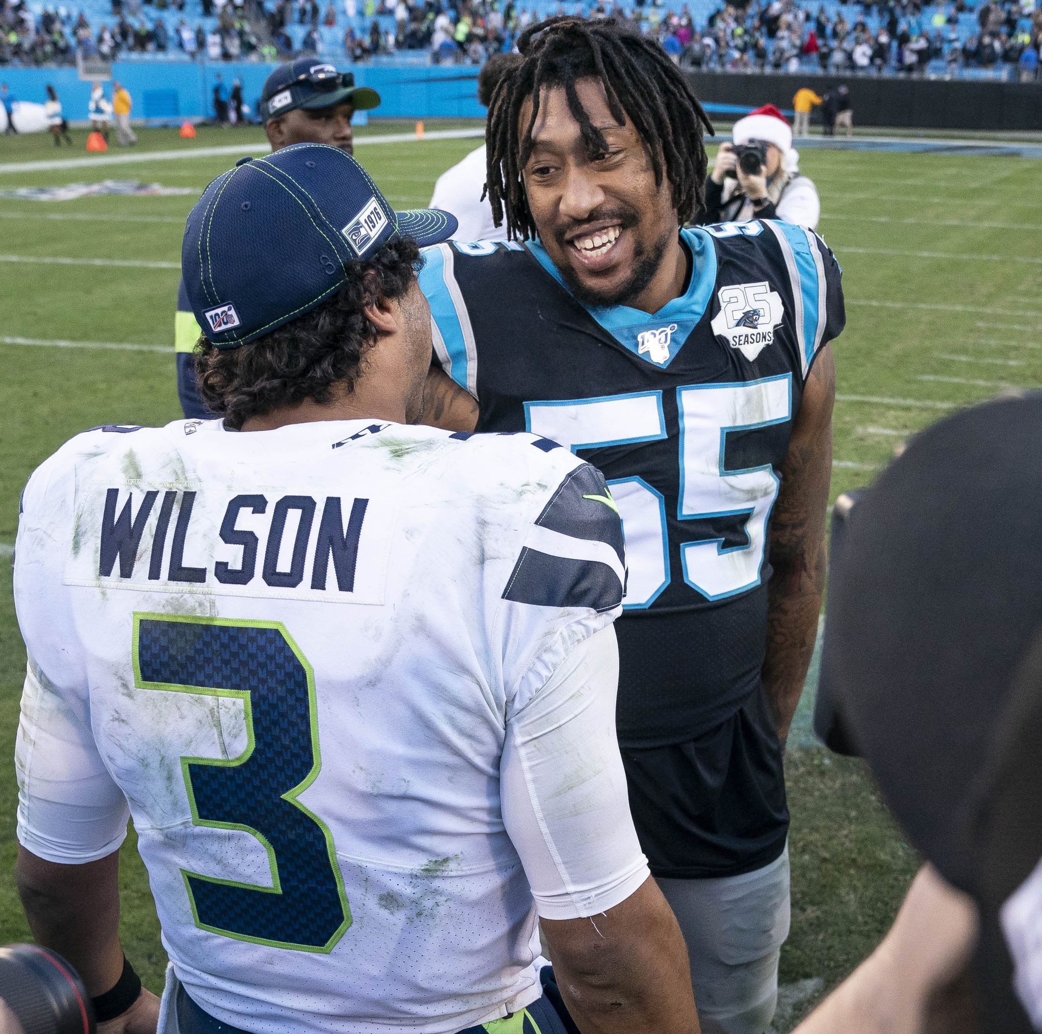 Bruce Irvin back for another reunion with Seahawks