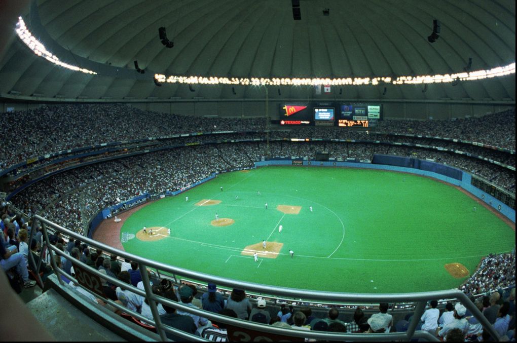 The Seattle Mariners played in the Kingdome with 56,467 fans cheering Sept. 27, 1995. (Richard Downey / AP)