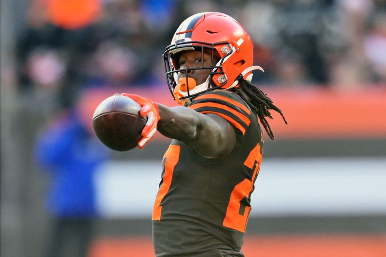 Offensive: Browns strike free agent deals to address needs