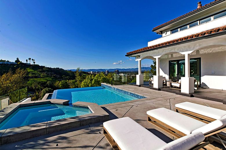 Dwyane Wade And Gabrielle Union Shoot For 6 2 Million In San Fernando Valley The Seattle Times