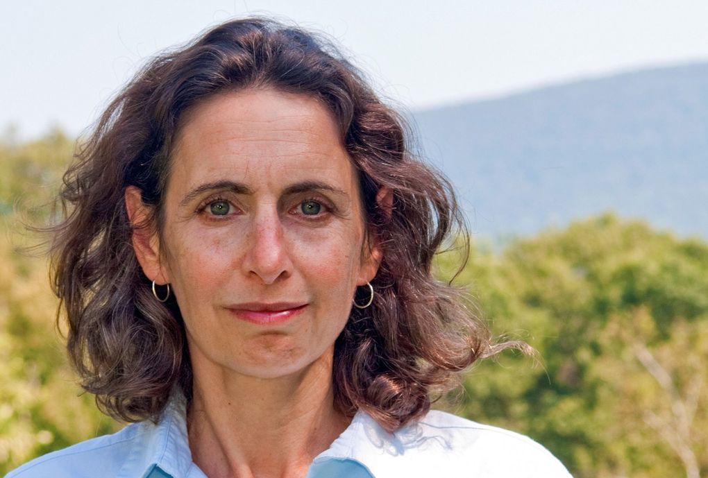 Journalist Elizabeth Kolbert’s Seattle Arts and Lectures event will be livestreamed. (Nicholas Whitman)