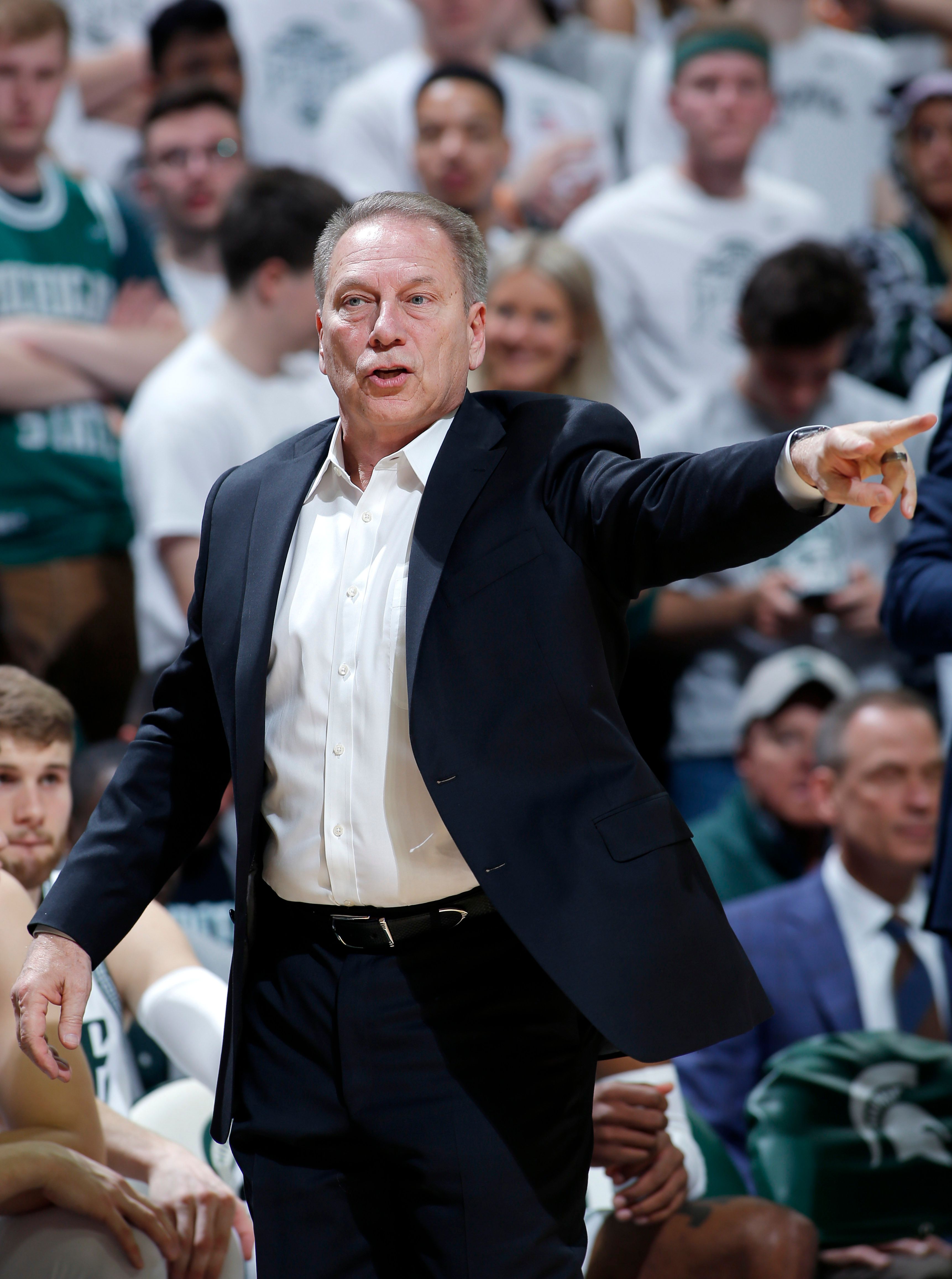 Michigan State AD defends Izzo after