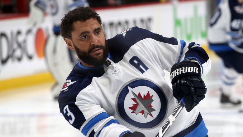 Winnipeg Jets GM Kevin Cheveldayoff: Dustin Byfuglien 'has to decide in his  mind that he wants to play'