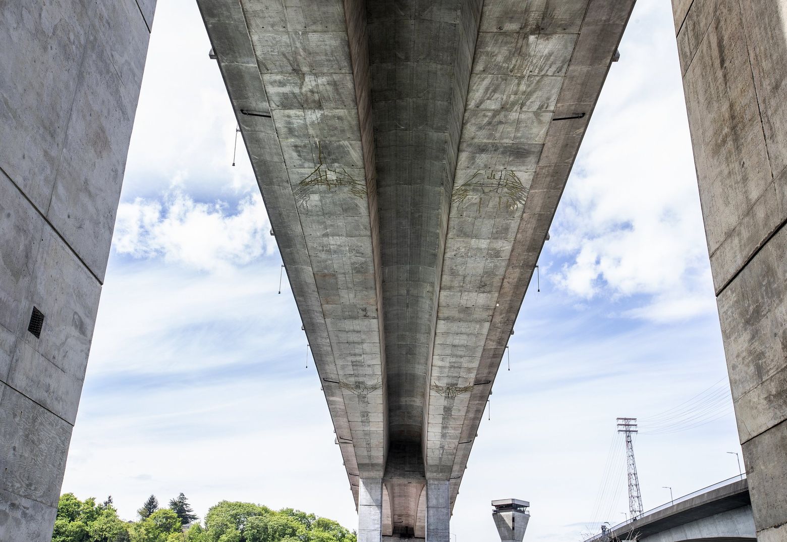 What cracked the West Seattle Bridge? Hidden design problem may have doomed  it all along | The Seattle Times