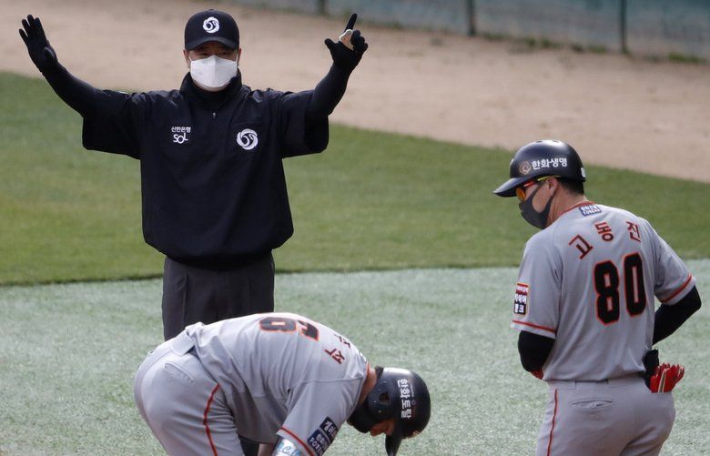 Korean baseball has a different feel in the coronavirus era - Los Angeles  Times