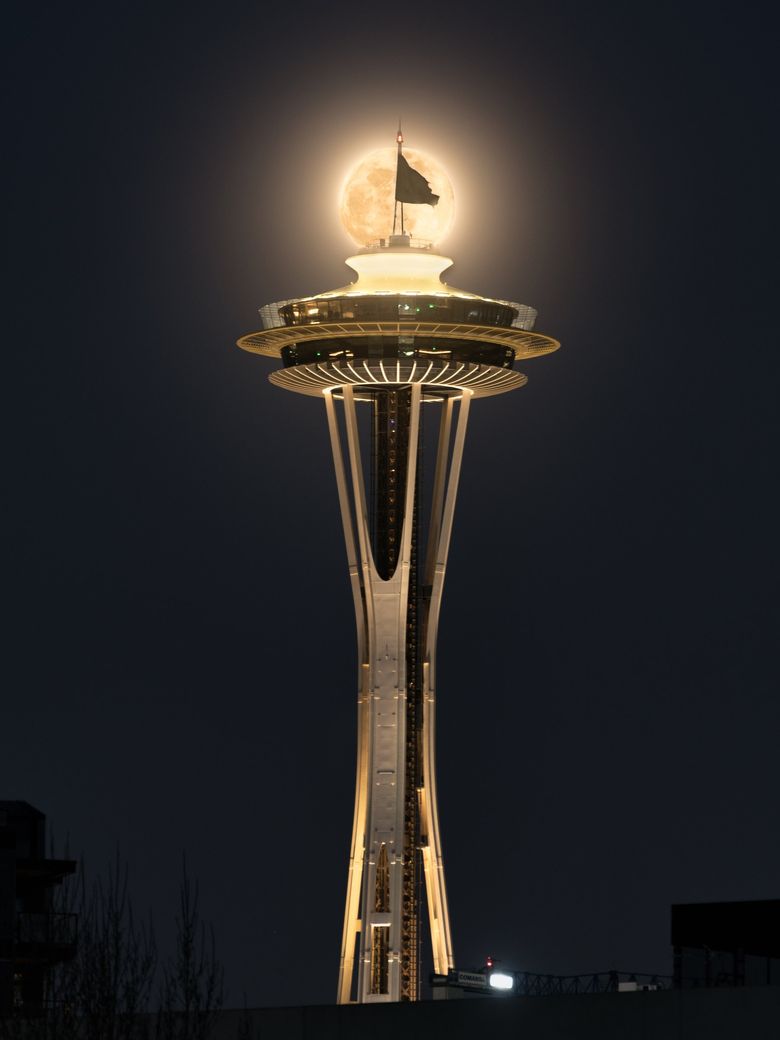 Apollo 11, the Space Needle and the Moon Shot - Magazine