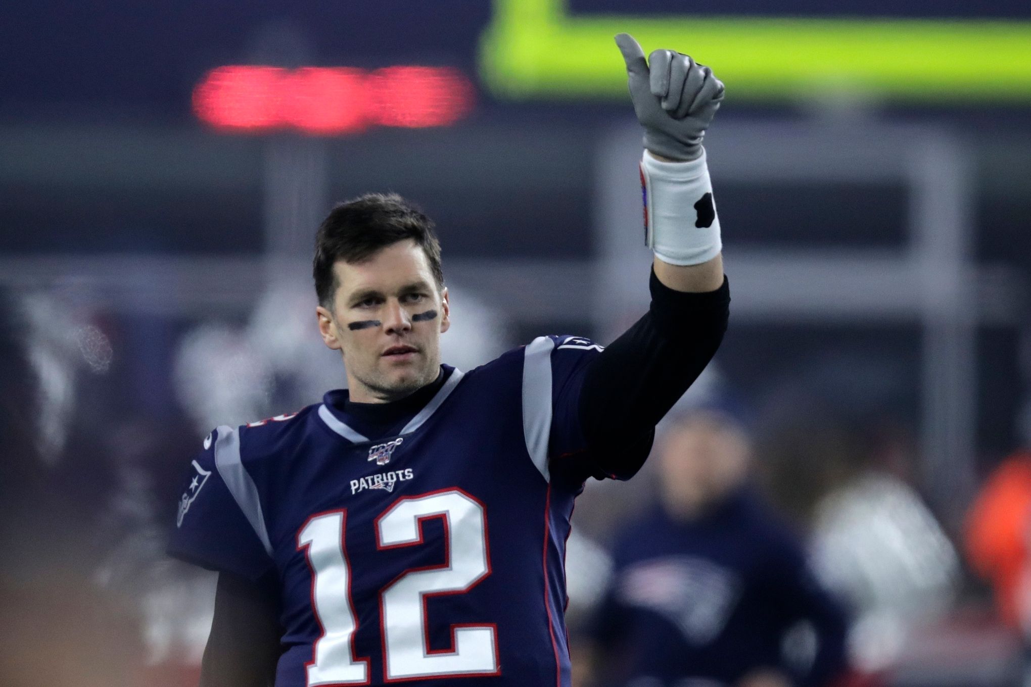 Hurdles to Brady playing QB for Raiders