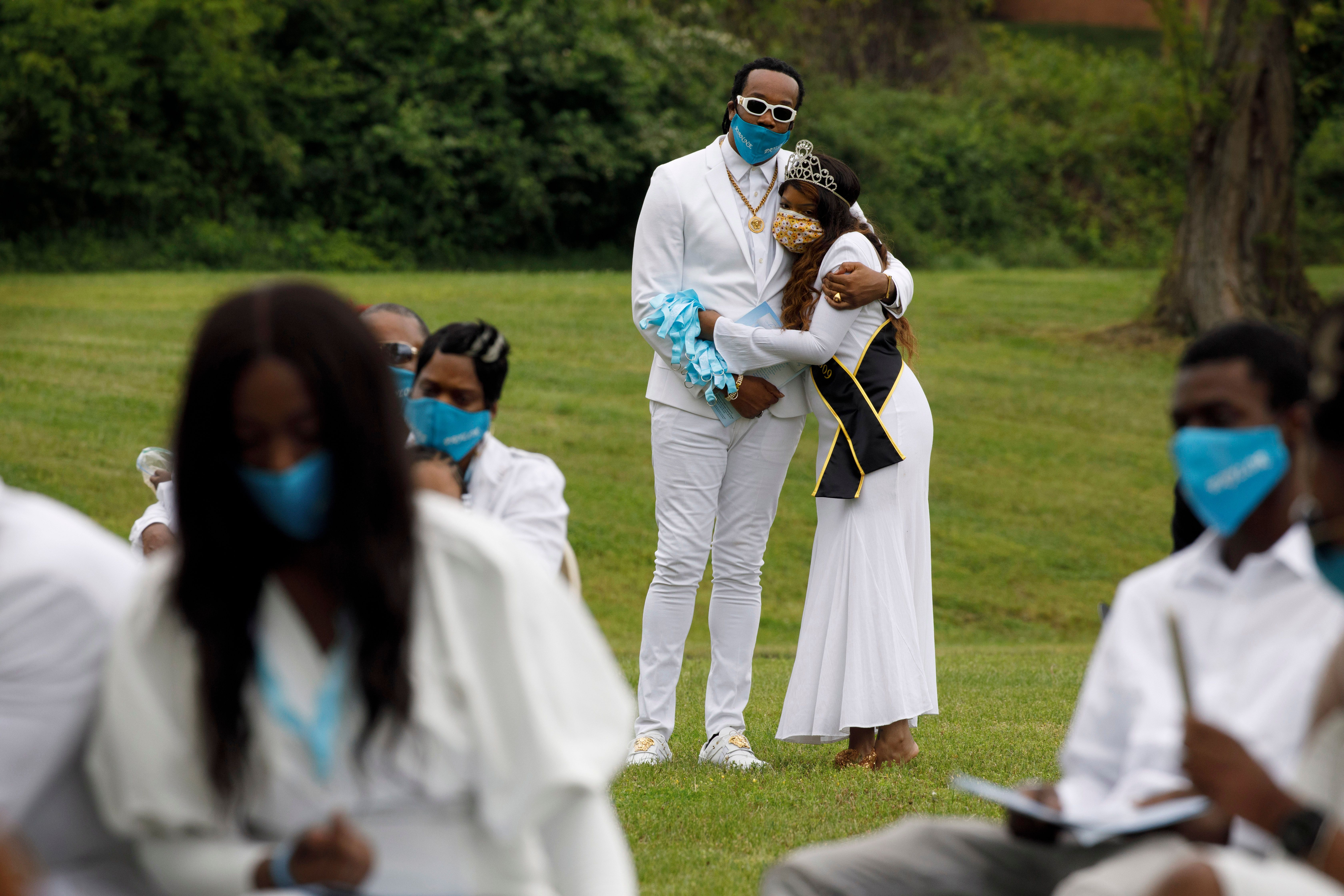 Wearing white shop to funeral