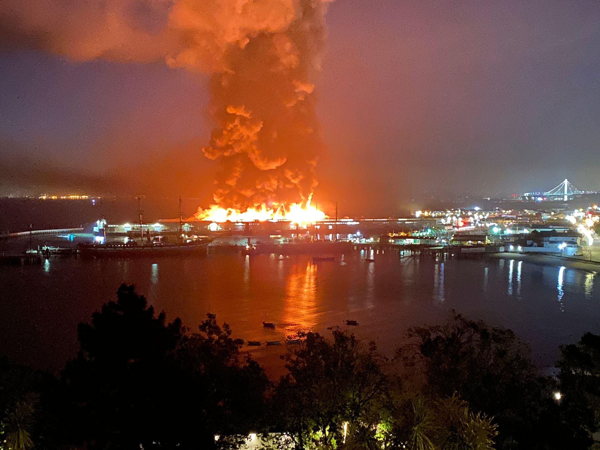 Warehouse fire devastates San Francisco's fishing industry