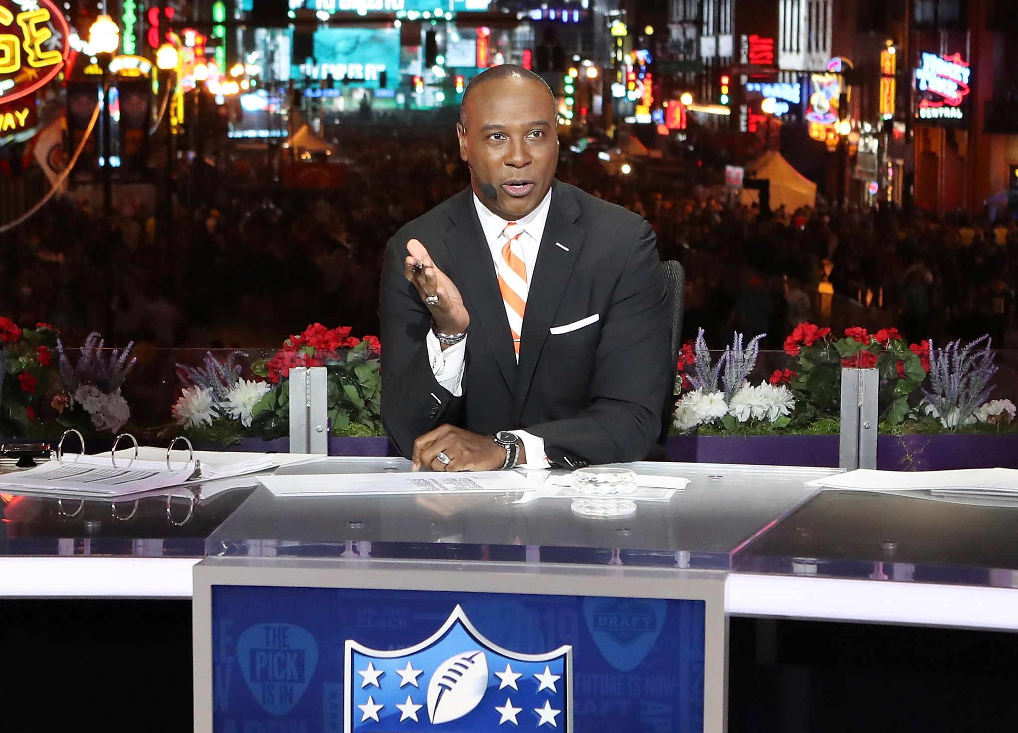 Charles Davis joins CBS as part of its No. 2 NFL crew