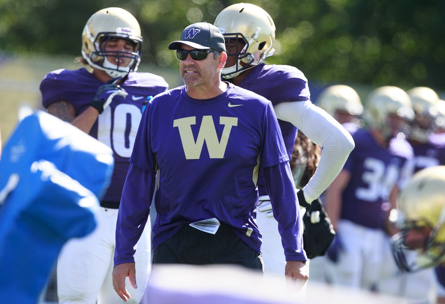 UW Huskies to pay $800,000 less in guaranteed salary to assistant coaches  in 2020 | The Seattle Times