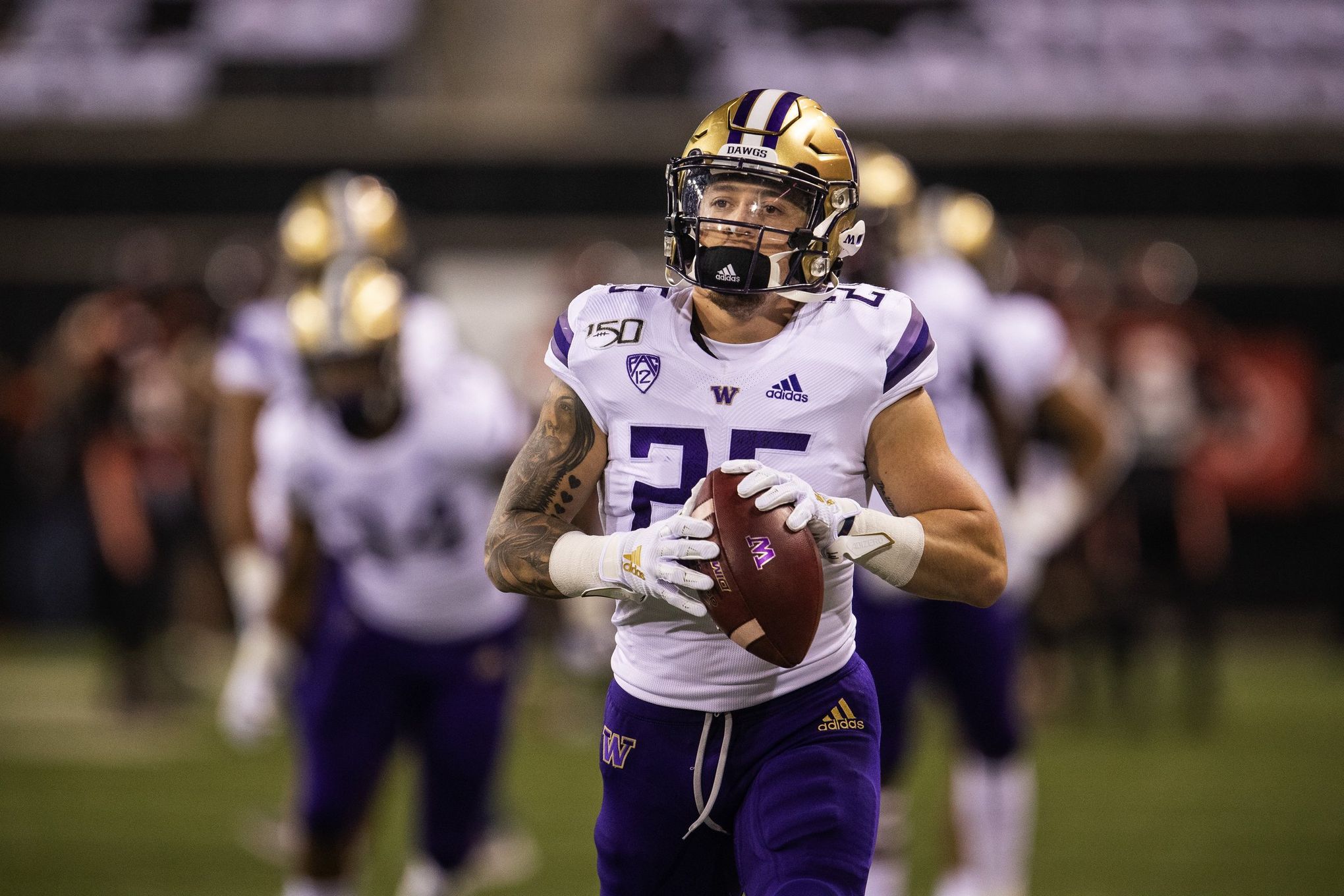 A Relationship Born on the Gridiron: Seahawks and Huskies - UW