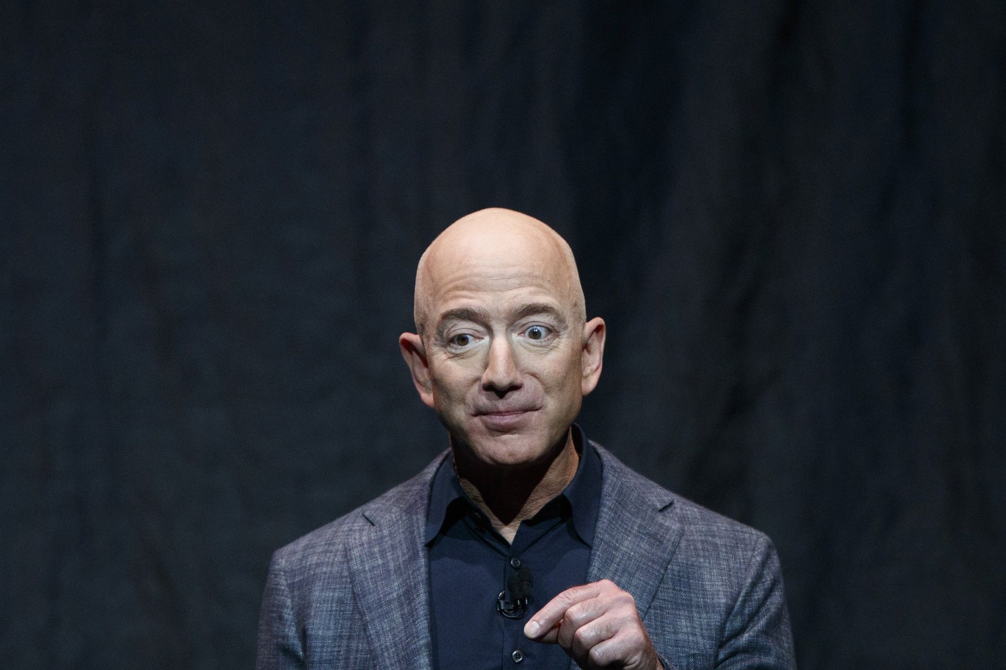 Bezos defends Amazon's 'Black lives matter' message in exchange with angry  customer | The Seattle Times