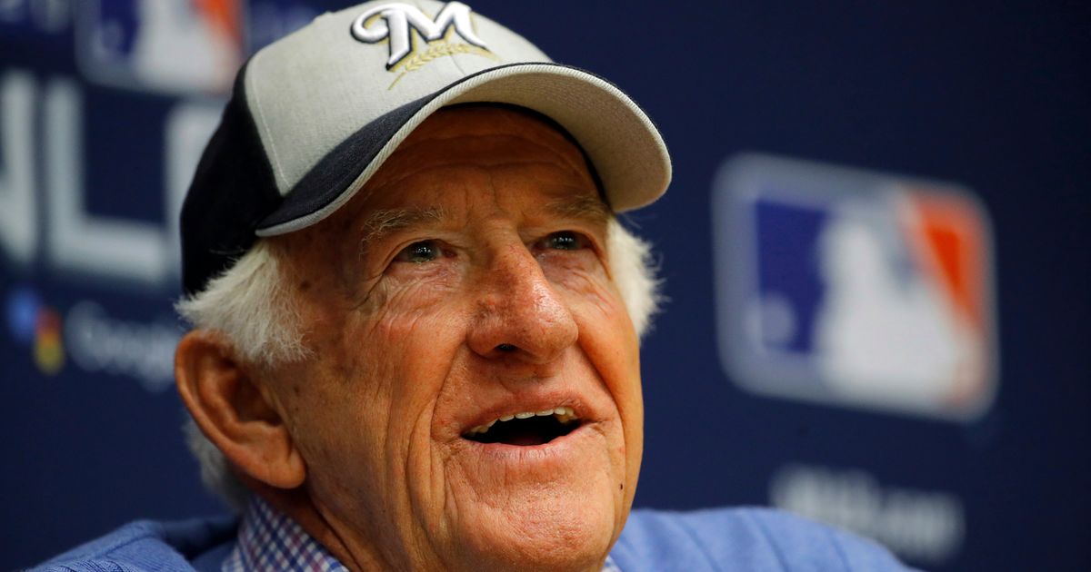Pandemic can't stop Bob Uecker