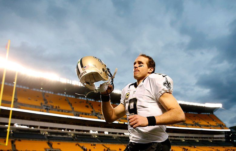 PITTSBURGH, PA – NOVEMBER 30:  Drew Brees #9 of the New Orleans Saints runs off the field after a 35-32 win over the New Orleans Saints at Heinz Field on November 30, 2014 in Pittsburgh, Pennsylvania.  (Photo by Gregory Shamus/Getty Images) 507870969