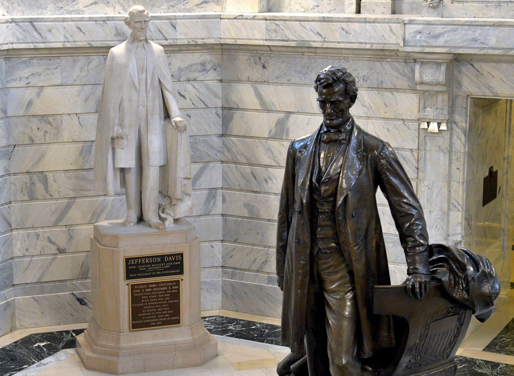 Kentucky governor: Davis statue should be | The Seattle